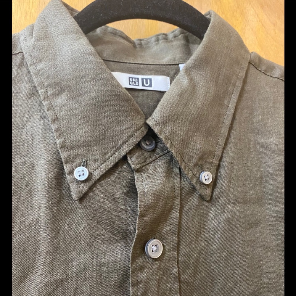 Uniqlo linen short-sleeve button-down